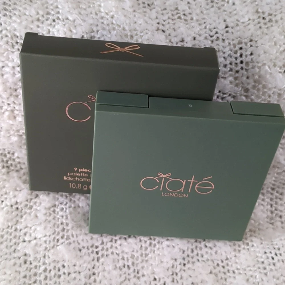 Ciaté London Trend 9 Shade Eyeshadow Palette in Olive, 10.8g/0.38oz